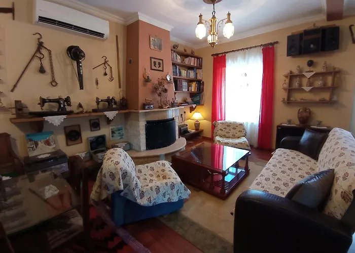 Kalderimi 'olive Green' Traditional House *